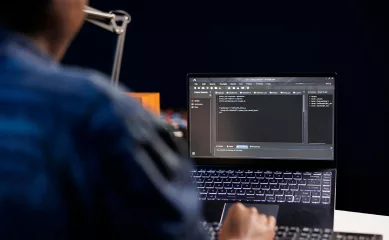 Outstaff и Outsource в IT: плюсы, минусы, отличия
